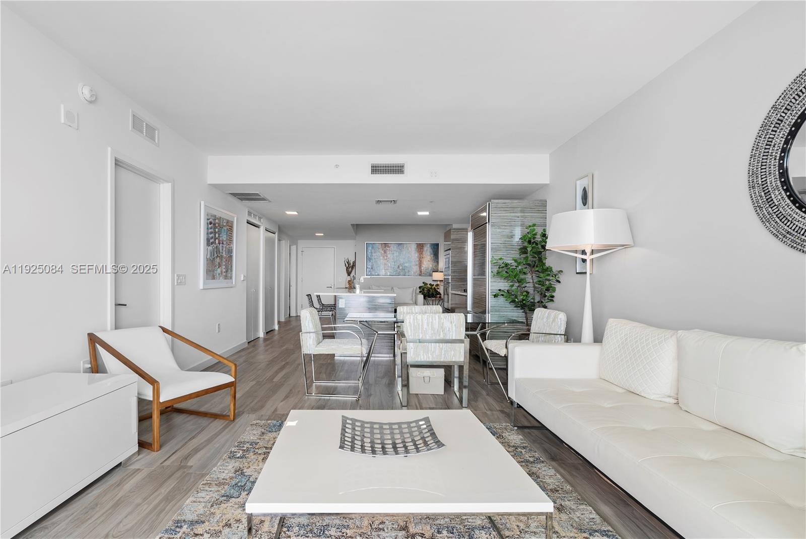 460 NE 28th St # 3106