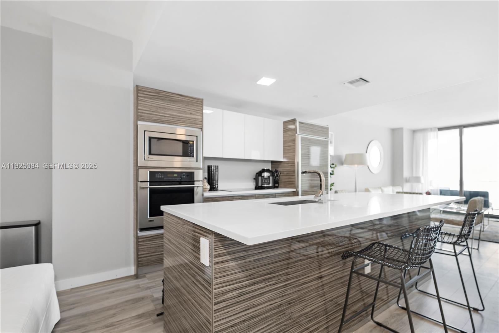 460 NE 28th St # 3106