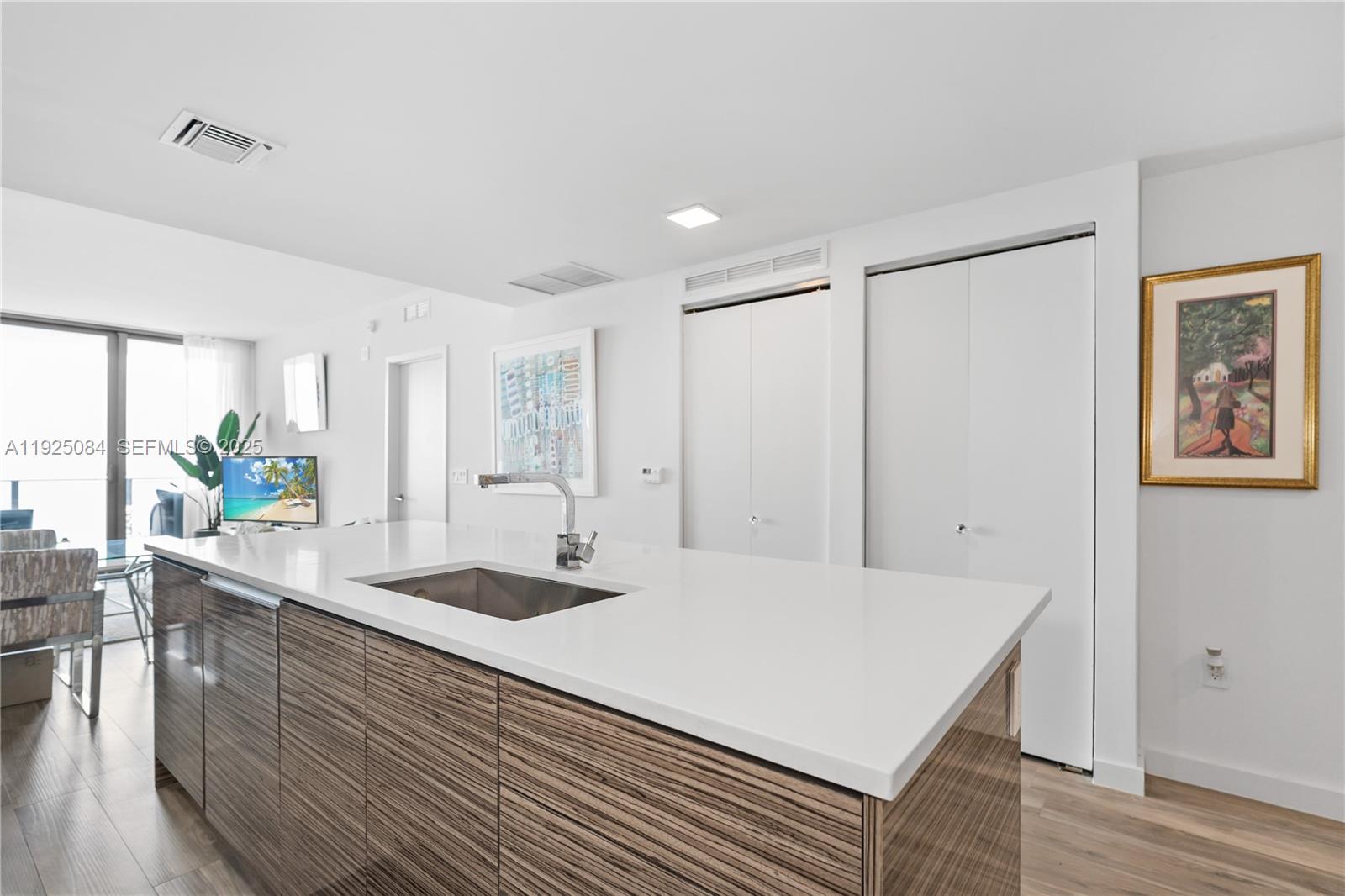 460 NE 28th St # 3106