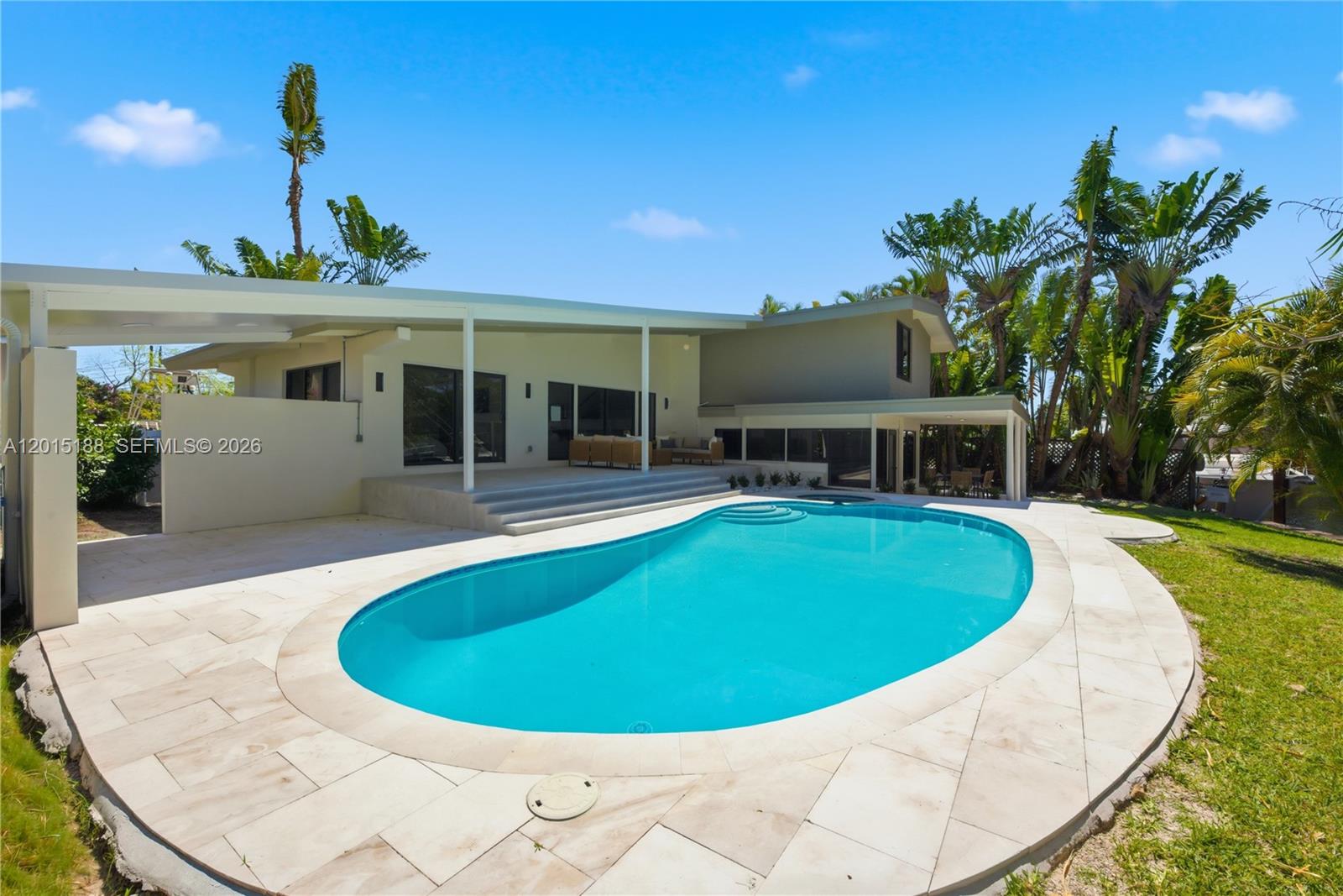 2637 Sugarloaf Ln