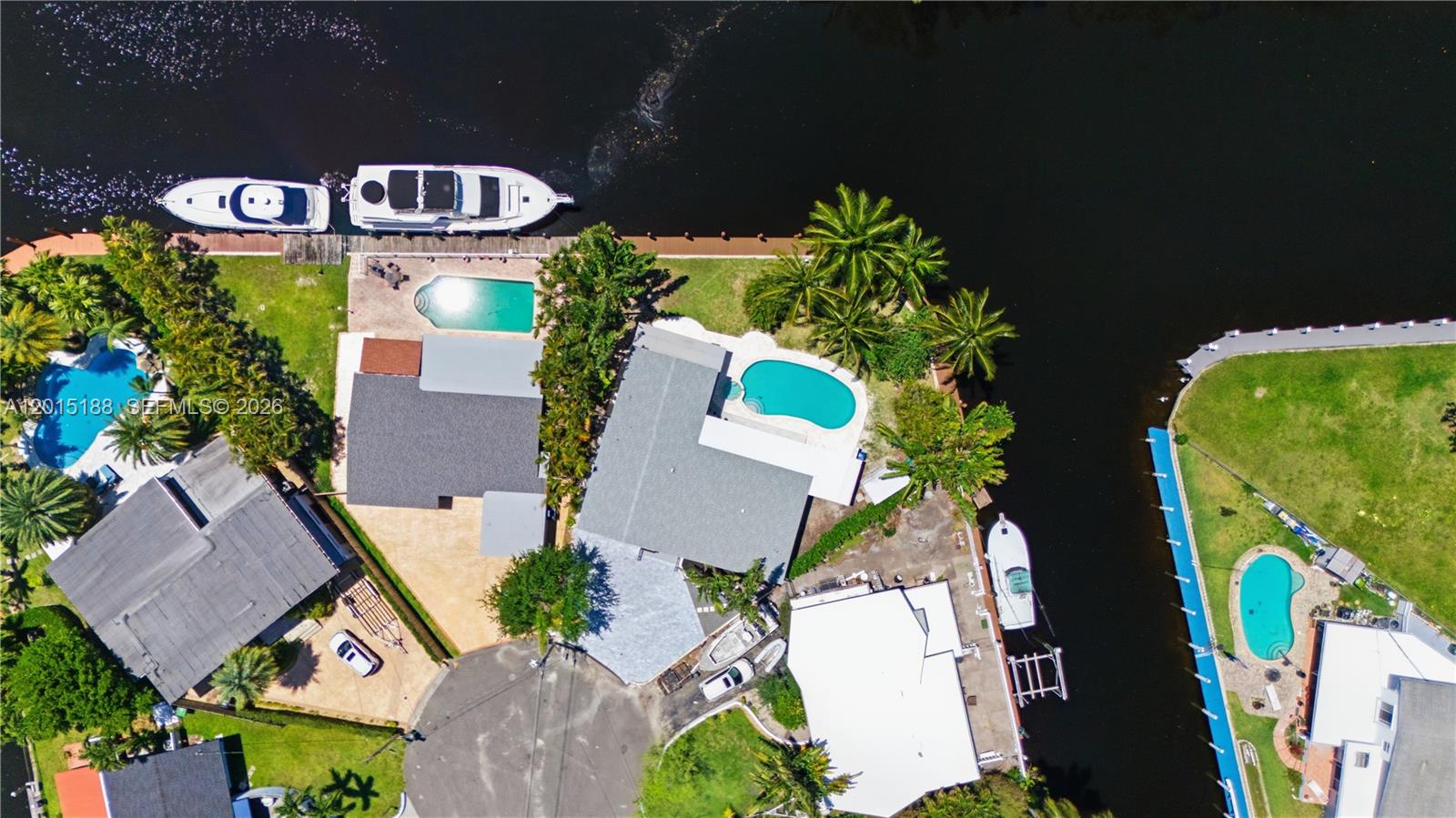 2637 Sugarloaf Ln