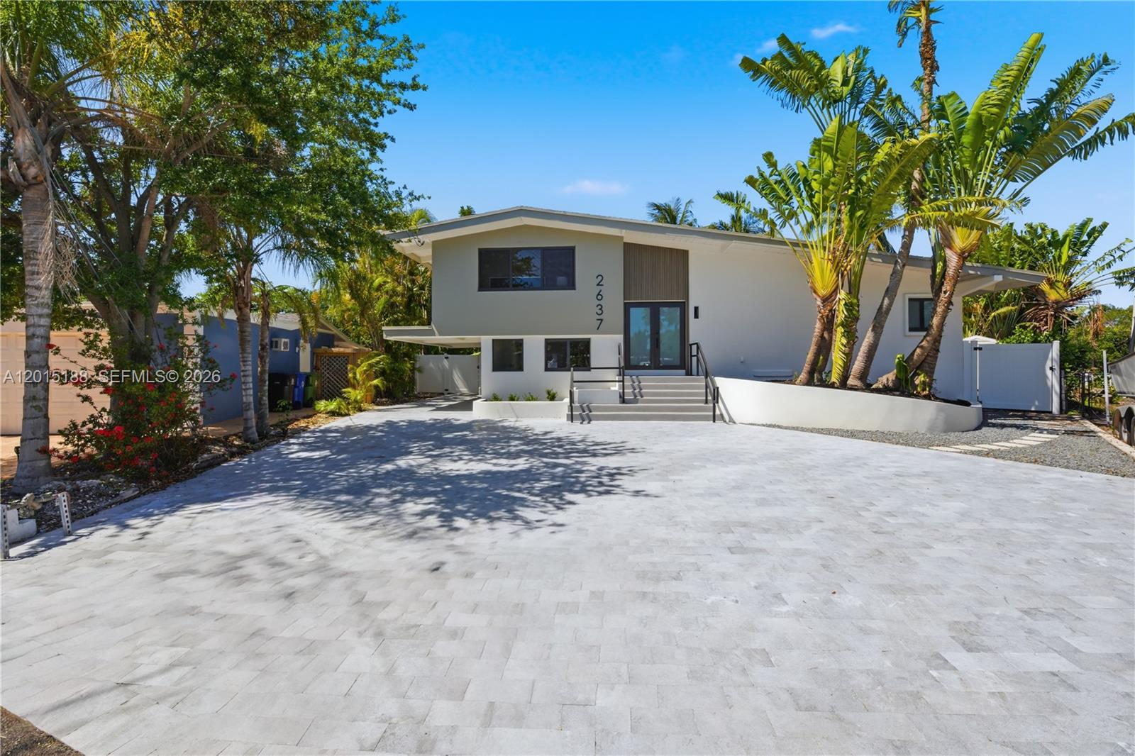 2637 Sugarloaf Ln