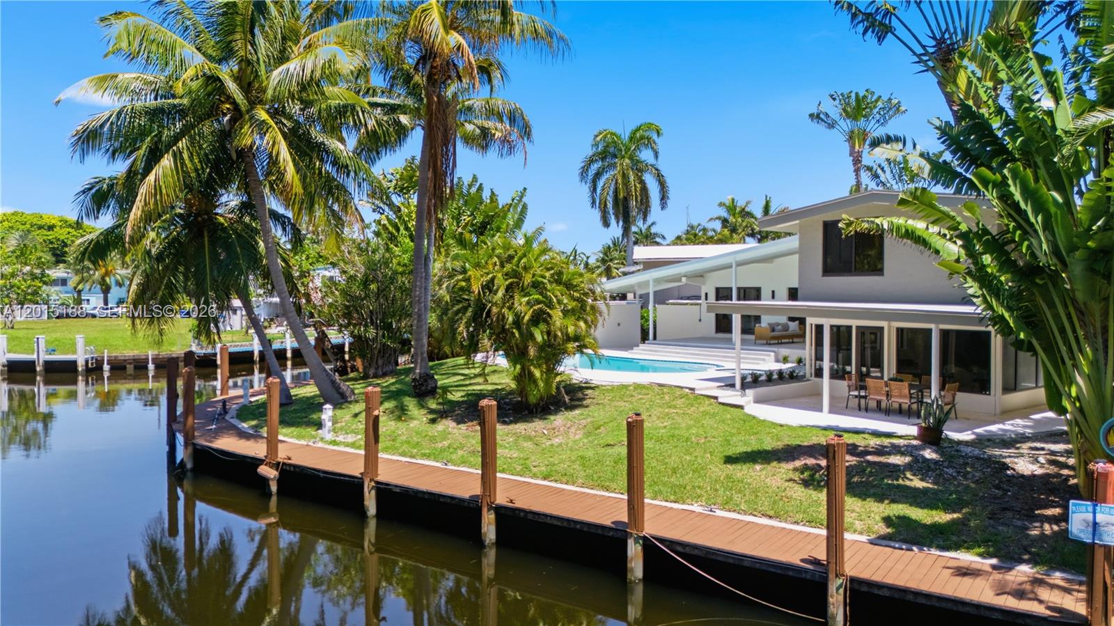 2637 Sugarloaf Ln