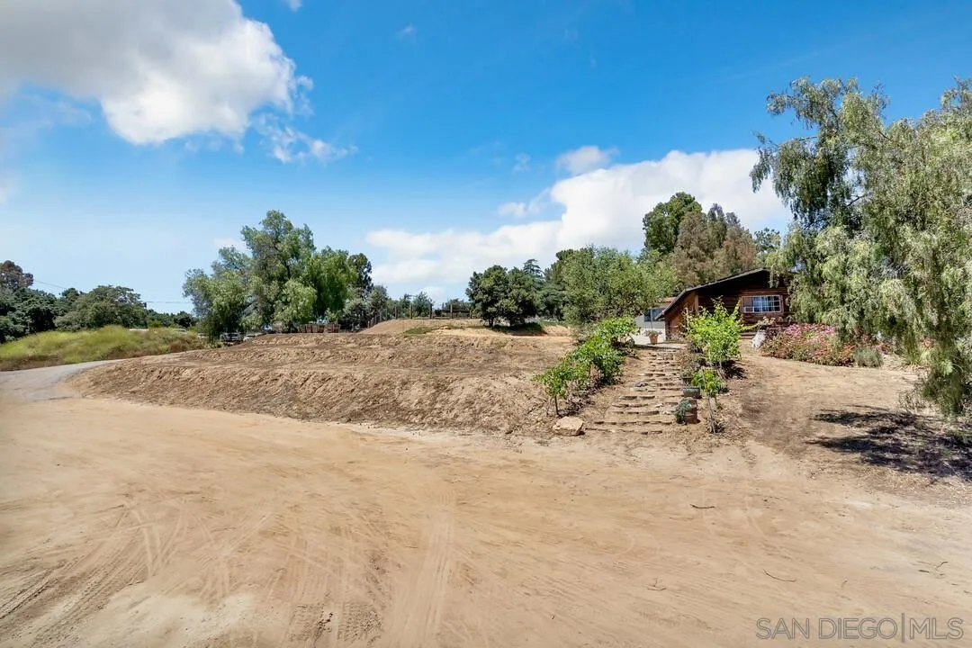 1356 Real Way Ln
