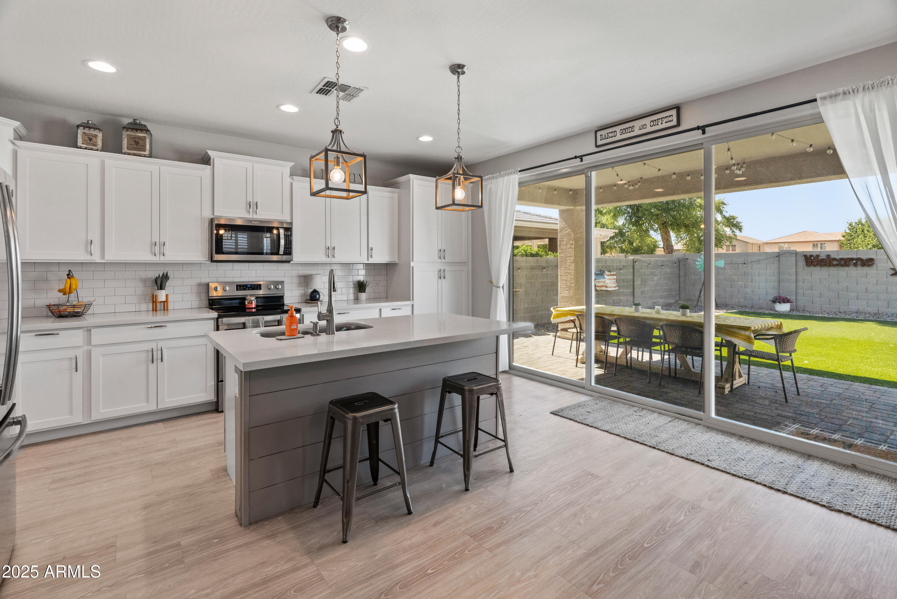 12236 W COUNTRY CLUB Court