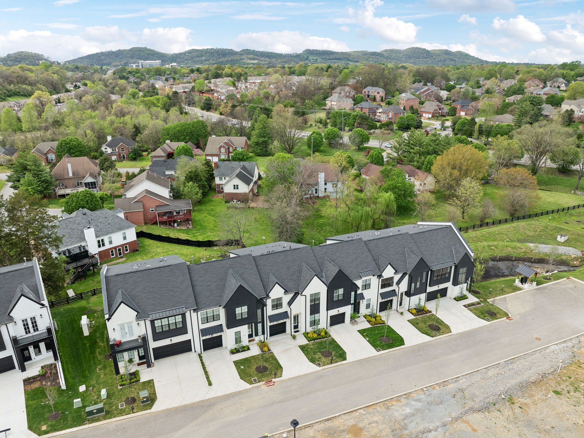 112 Shadow Springs Dr