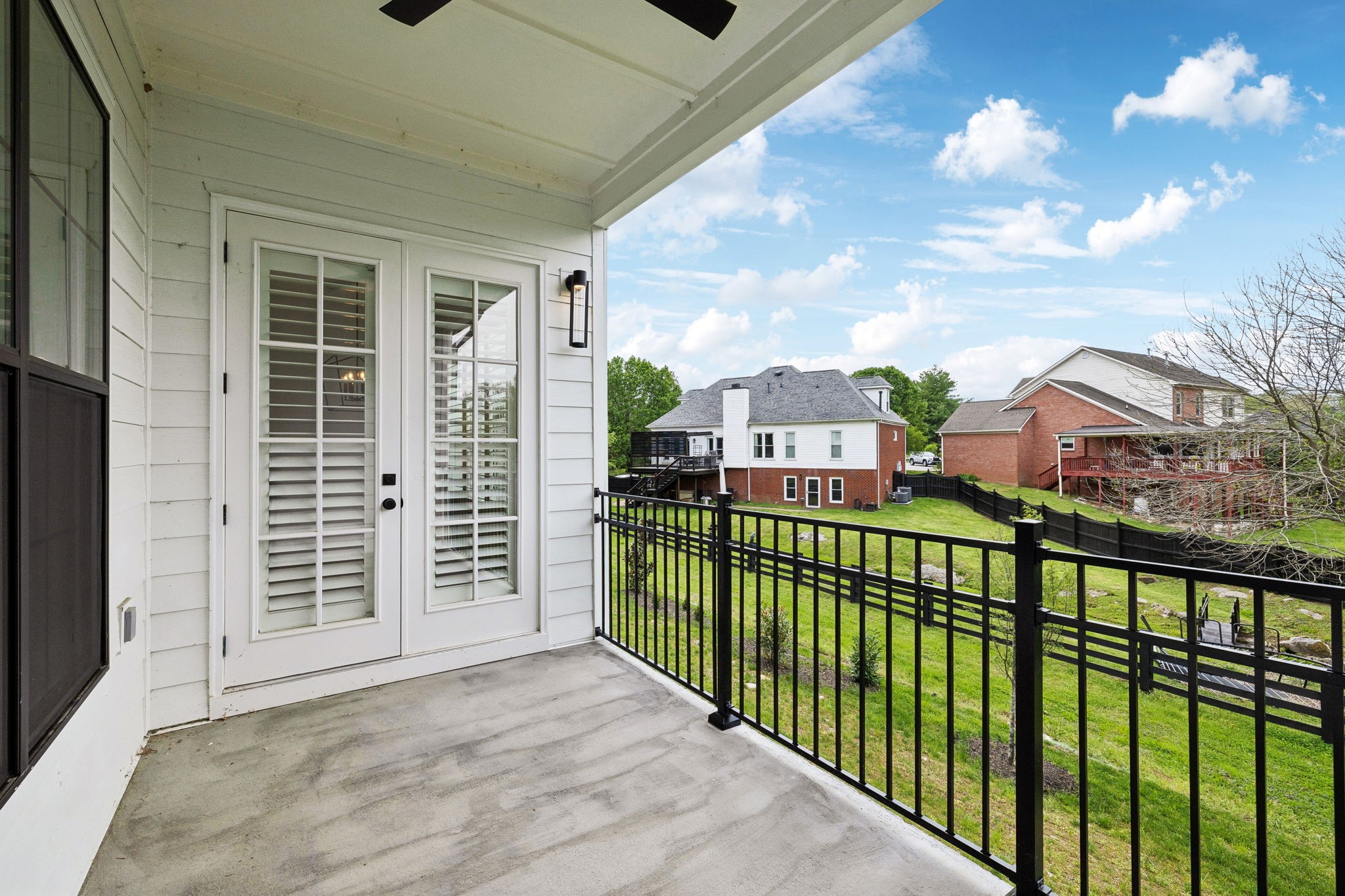112 Shadow Springs Dr