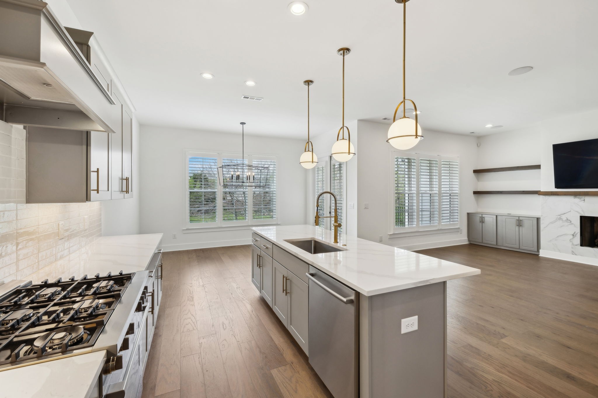 112 Shadow Springs Dr