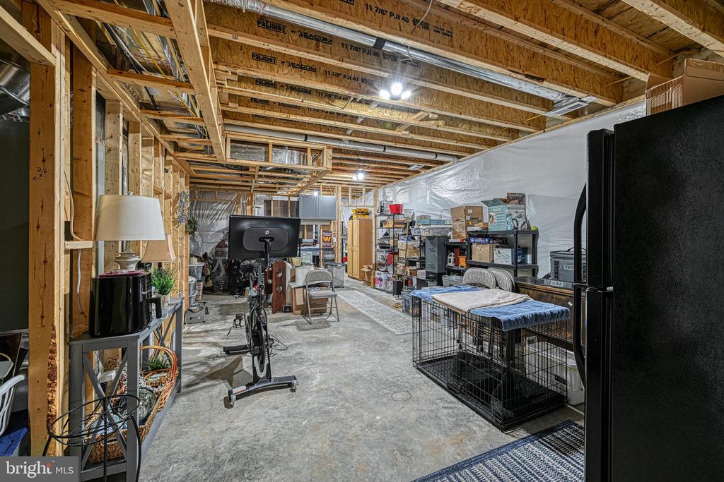 1098 OAK GROVE DRIVE