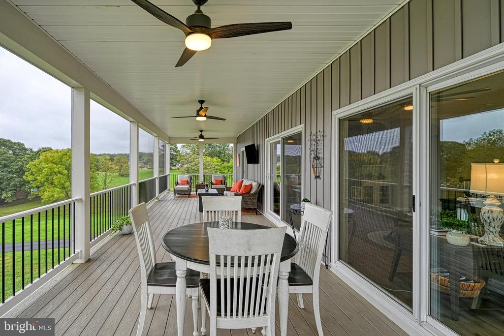 1098 OAK GROVE DRIVE