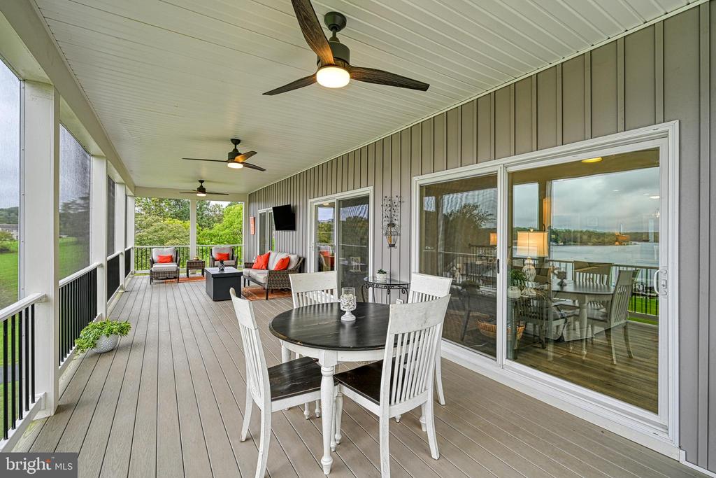 1098 OAK GROVE DRIVE
