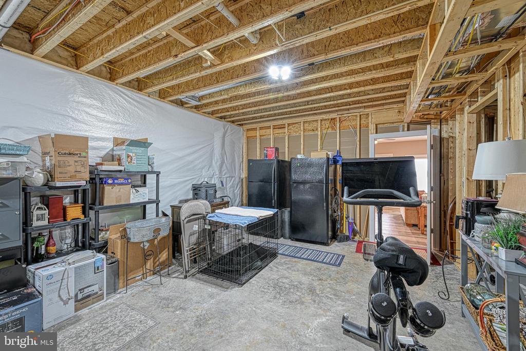 1098 OAK GROVE DRIVE