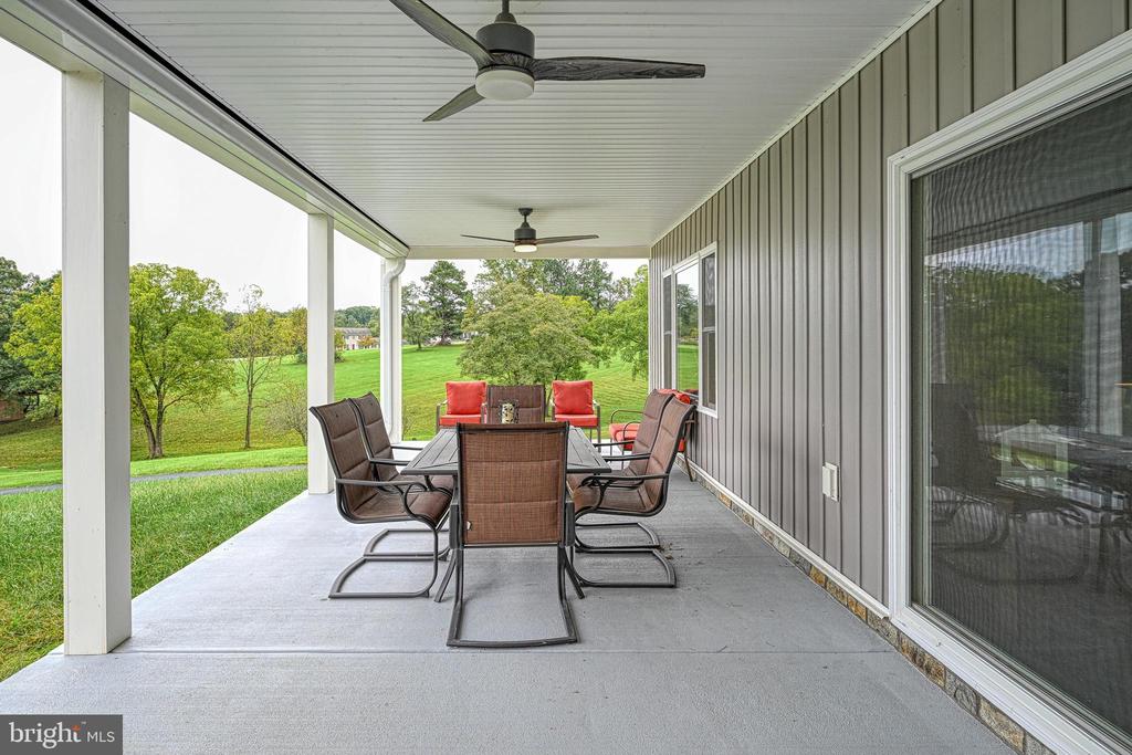 1098 OAK GROVE DRIVE