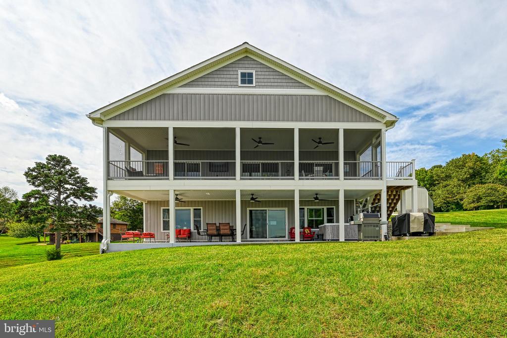 1098 OAK GROVE DRIVE