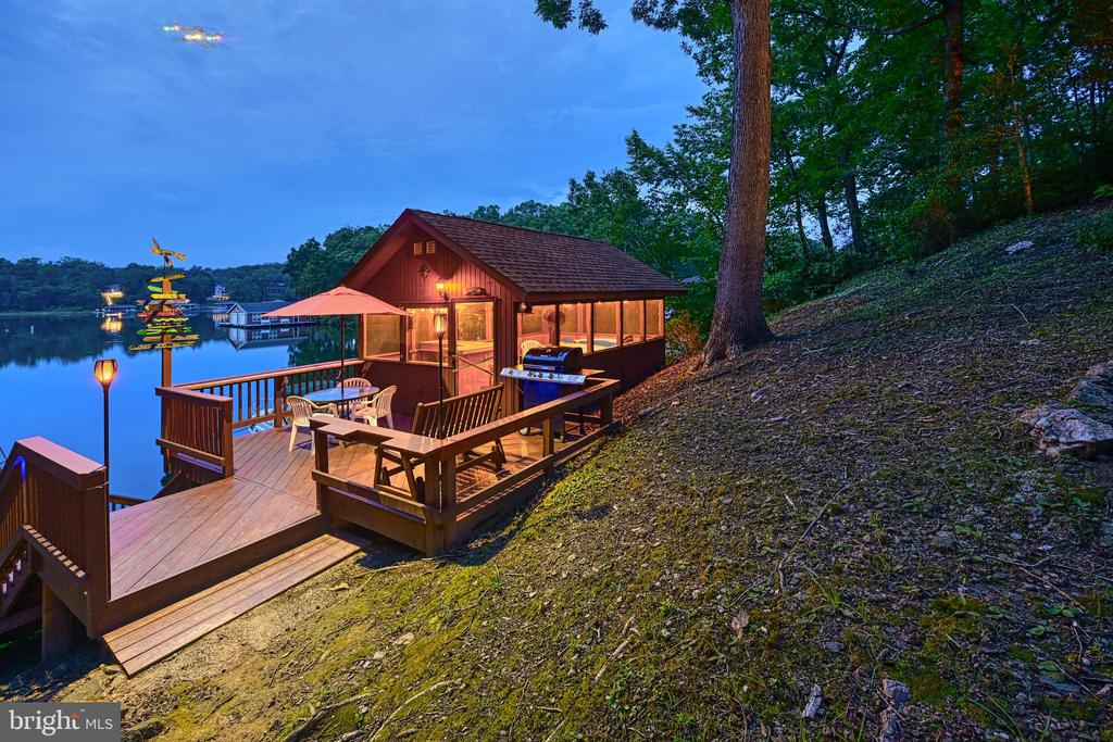 958 PINE HARBOUR