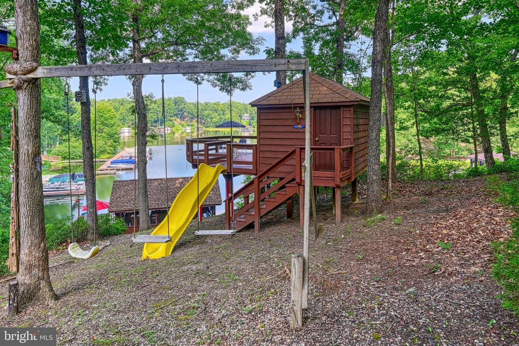 958 PINE HARBOUR