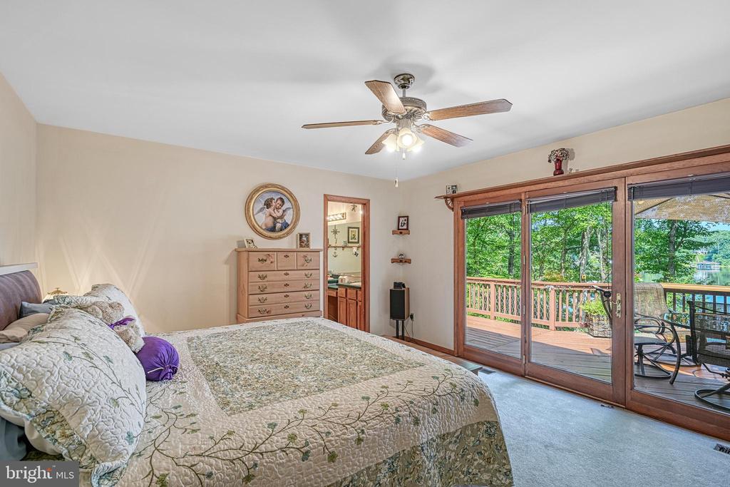 958 PINE HARBOUR