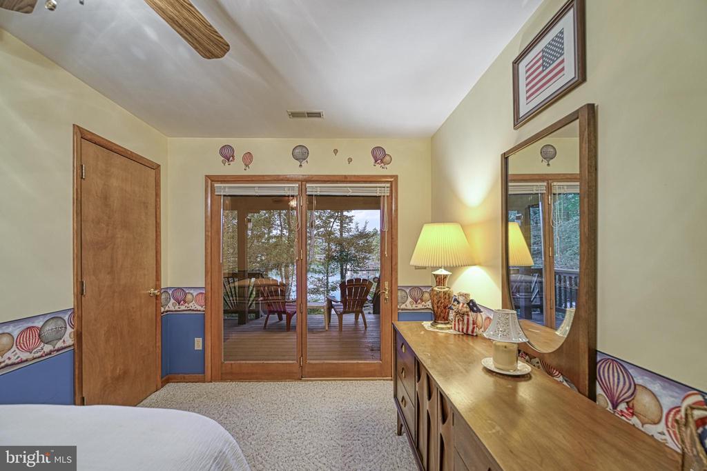 958 PINE HARBOUR
