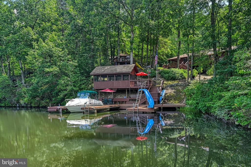 958 PINE HARBOUR