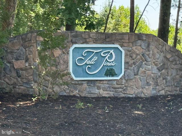 857 TALL PINES DRIVE