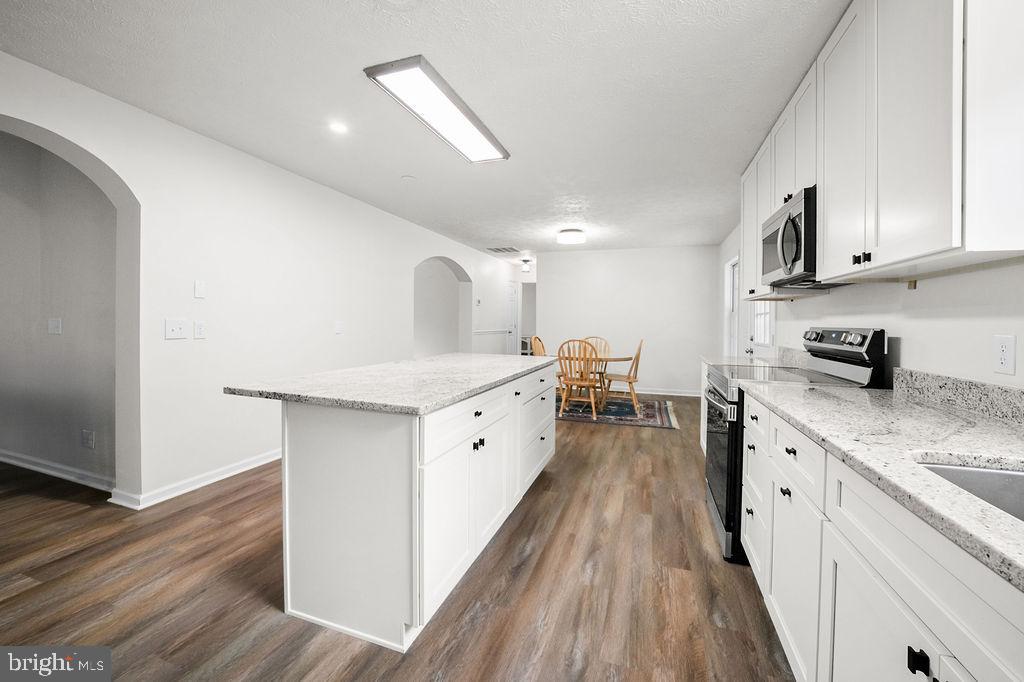 857 TALL PINES DRIVE