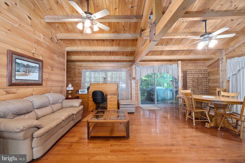 6123 BILLS ROAD