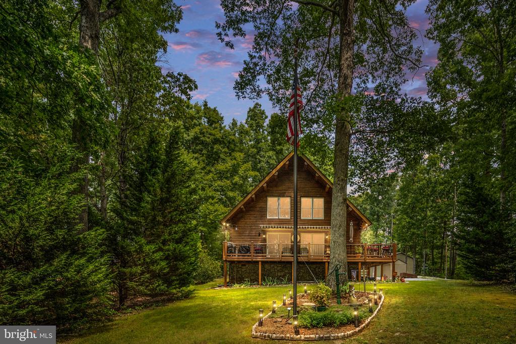 2316 VALENTINE DRIVE