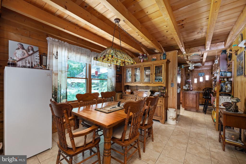 2316 VALENTINE DRIVE