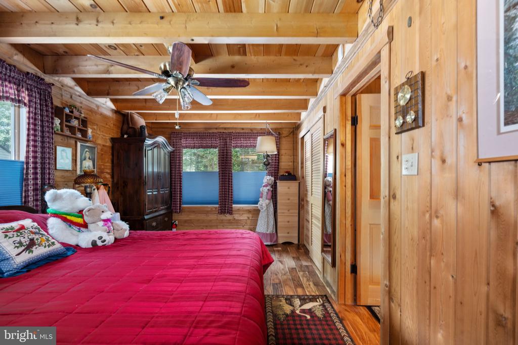 2316 VALENTINE DRIVE