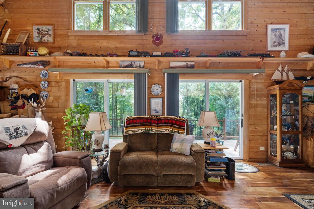 2316 VALENTINE DRIVE