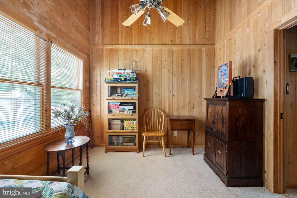 2316 VALENTINE DRIVE