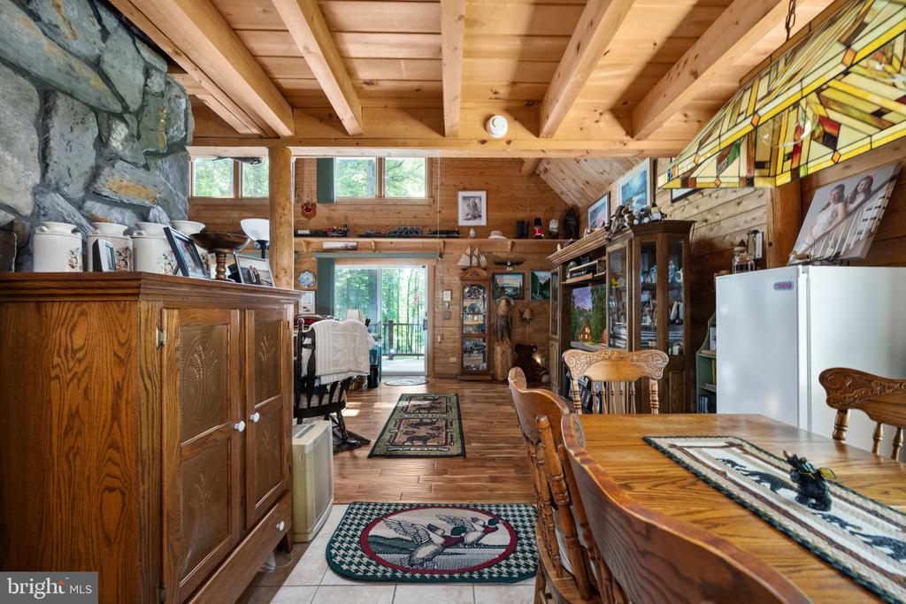 2316 VALENTINE DRIVE