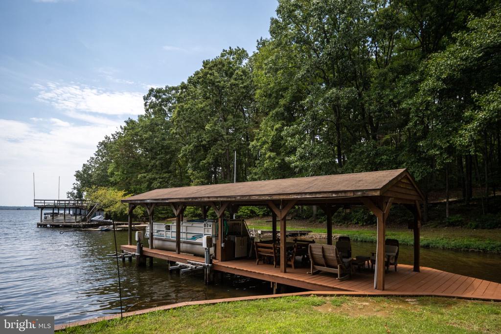 2316 VALENTINE DRIVE