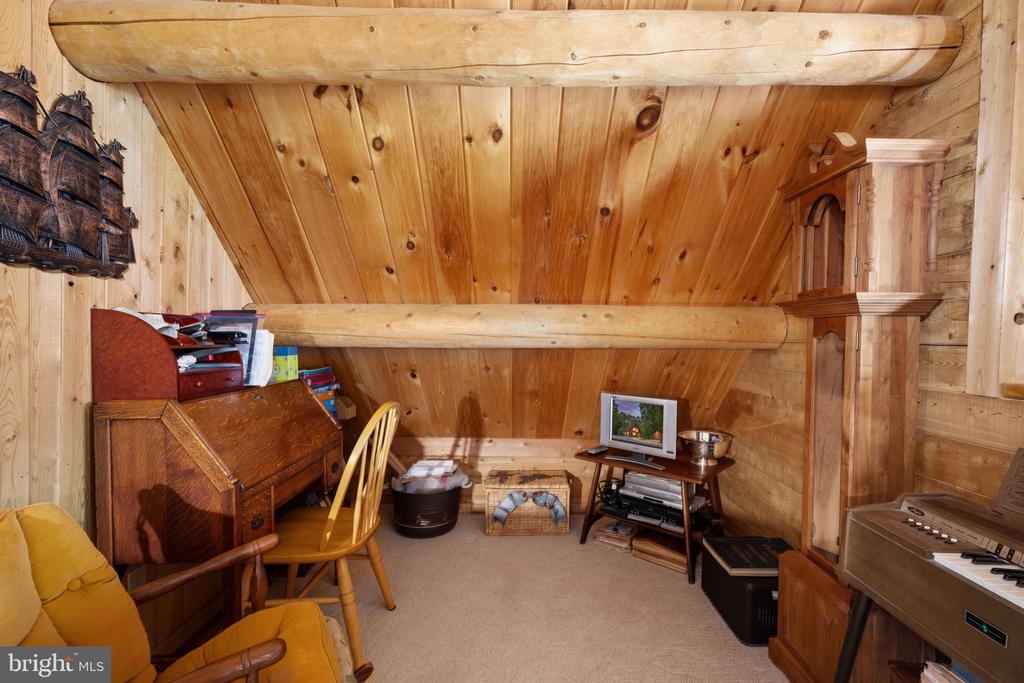 2316 VALENTINE DRIVE