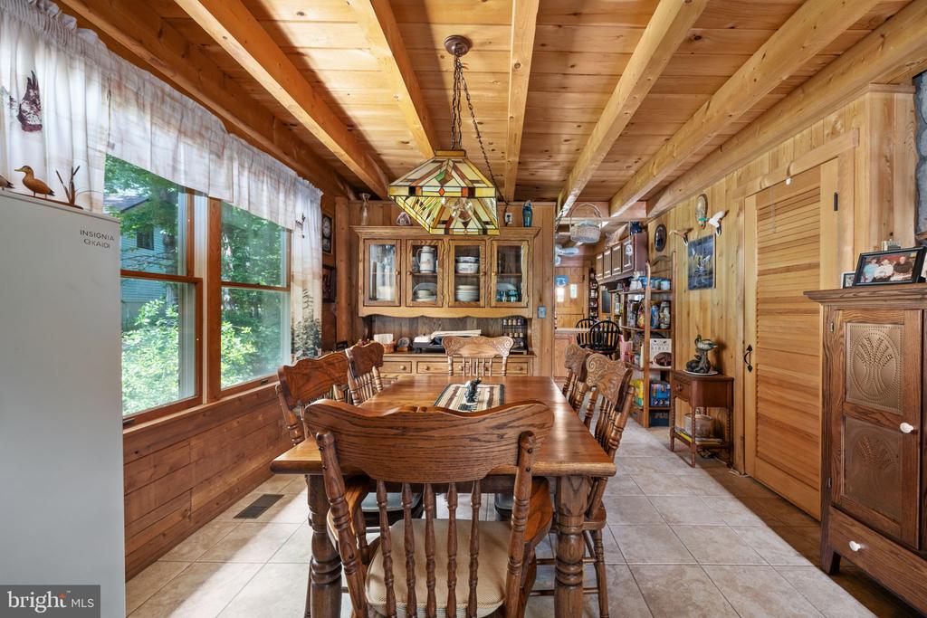 2316 VALENTINE DRIVE