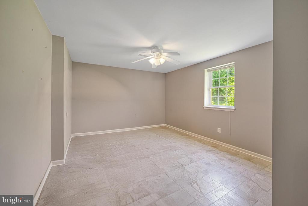 2406 VALENTINE DRIVE