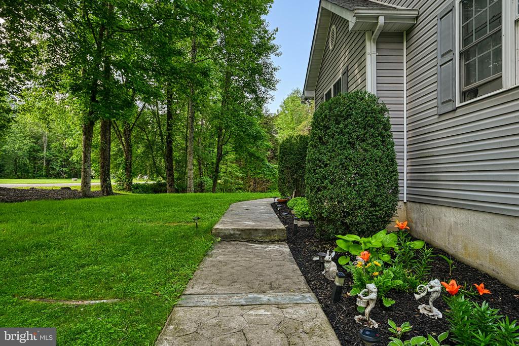 2406 VALENTINE DRIVE