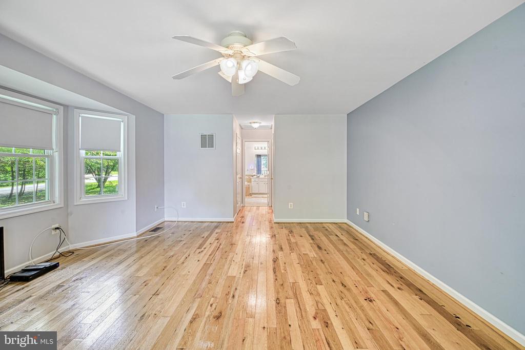 2406 VALENTINE DRIVE