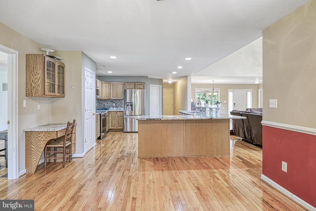 2406 VALENTINE DRIVE