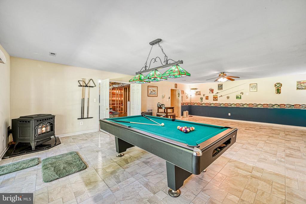 2406 VALENTINE DRIVE