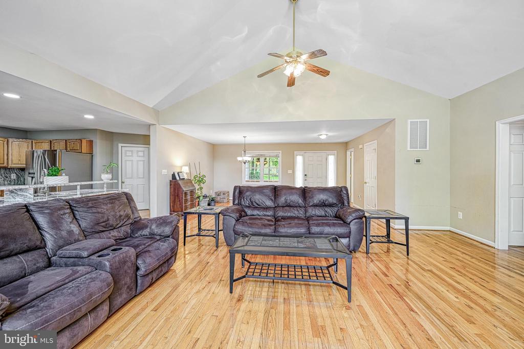 2406 VALENTINE DRIVE