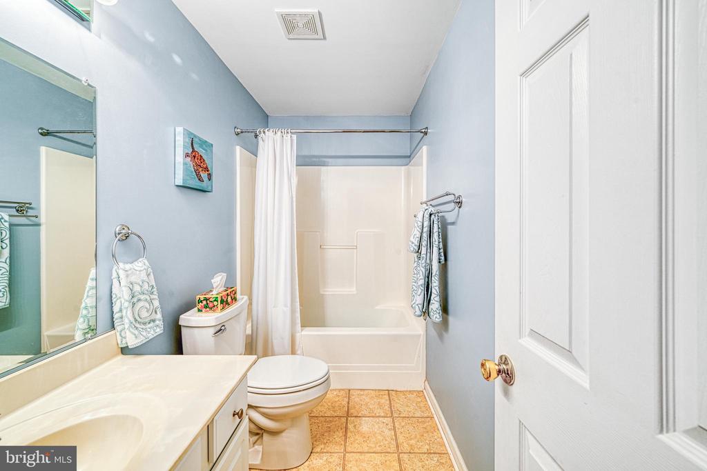 2406 VALENTINE DRIVE