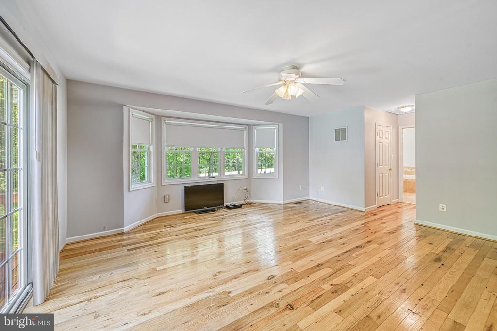 2406 VALENTINE DRIVE