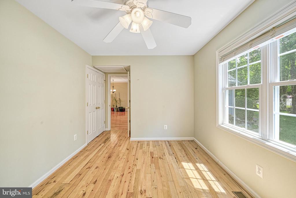 2406 VALENTINE DRIVE