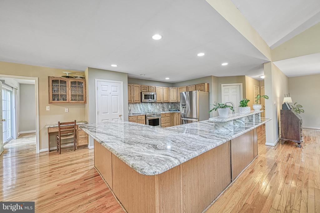 2406 VALENTINE DRIVE