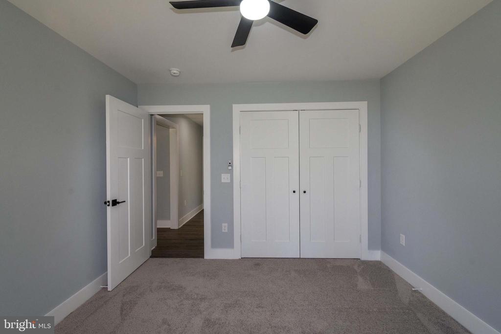 15409 DRUMMERS LANE