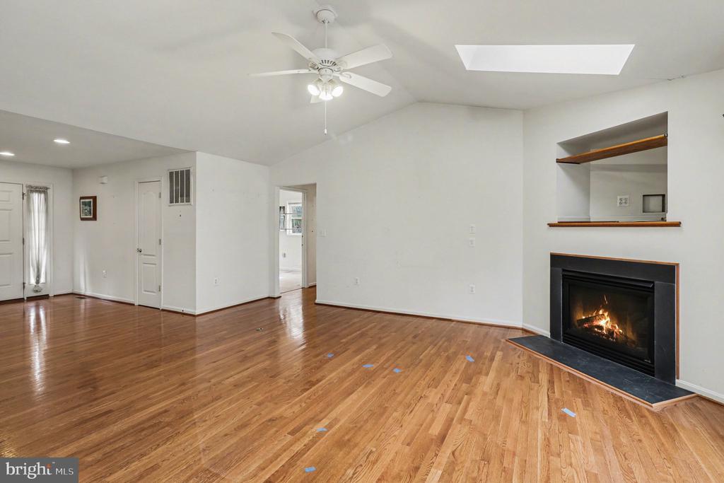 6408 MATTHEW LANE