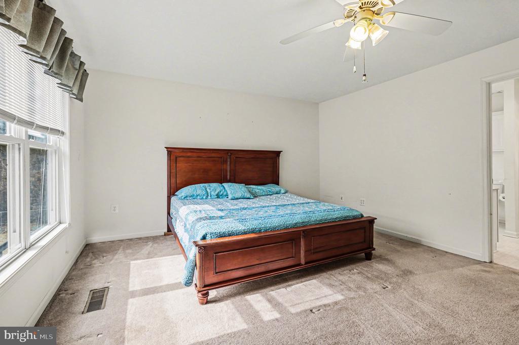 6408 MATTHEW LANE