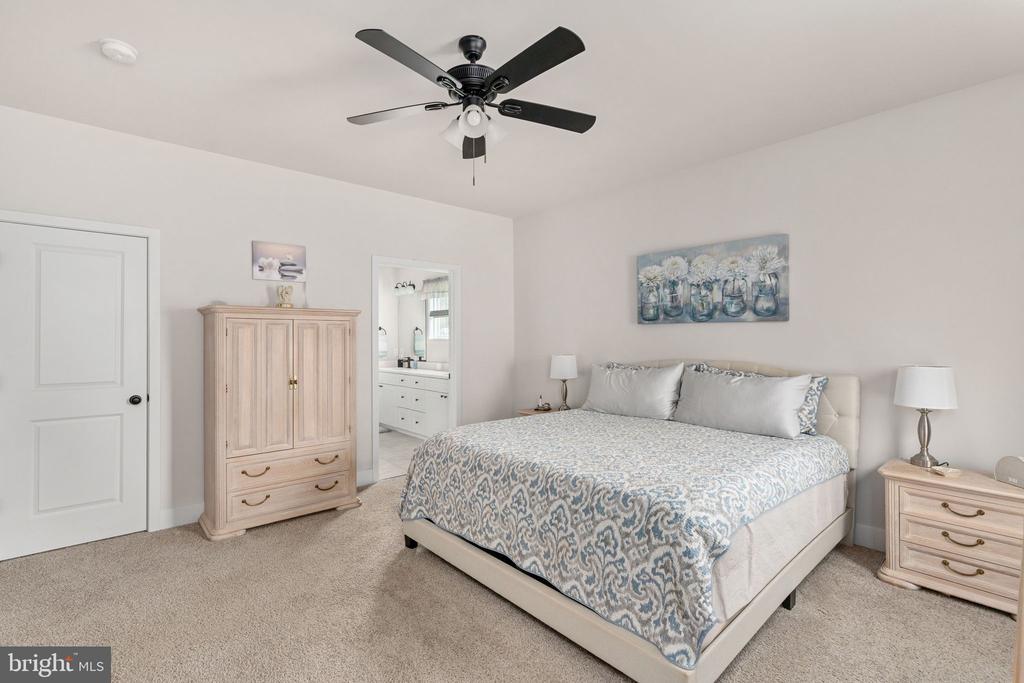 15318 RED OAK LANE