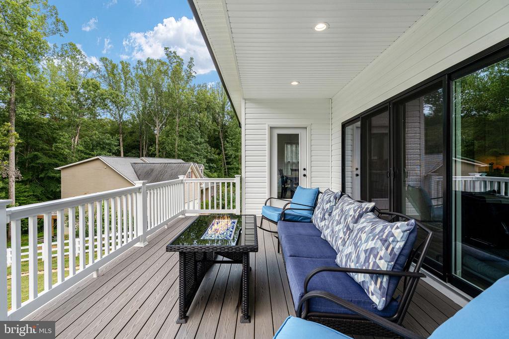 15318 RED OAK LANE